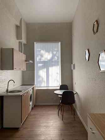 Продам смарт-квартиру с ремонтом, Пушкинская / Базарная, центр, окна во двор. Одесса