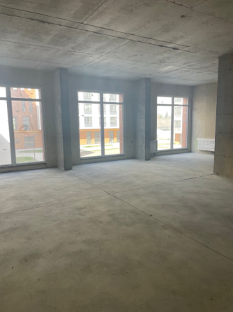 Продажа Помещение в жилом доме площадь 516 кв.м 2-й этаж на Навроцького 31 Львов