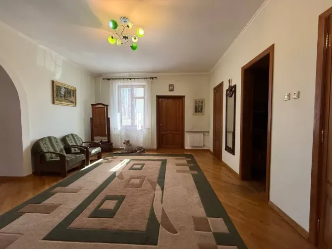 For sale 3-storey House with land 10.18 ares 547.9 sq.m 5 rooms at вул.Квіткова Vorzel - photo 1