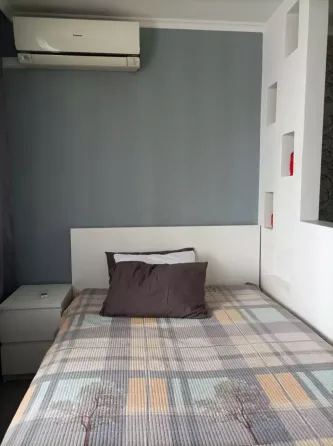 Оренда Квартира 1-кімнатна, 21/26 поверх на вул.Драгоманова, 6/1 Київ