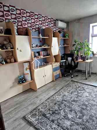 Продаж Квартира 3-кімнатна, 9/10 поверх на вул. Милославская Киев