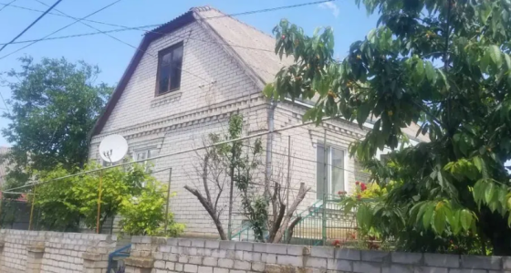 Продам капитальный дом в центре пгт Доброслав (Лиманский р-н, 25 км от Одессы) 