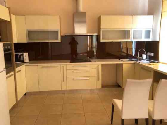 Оренда Квартира 3-кімнатна, 3/9 поверх на Говорова Маршала ул., 18а Одесса