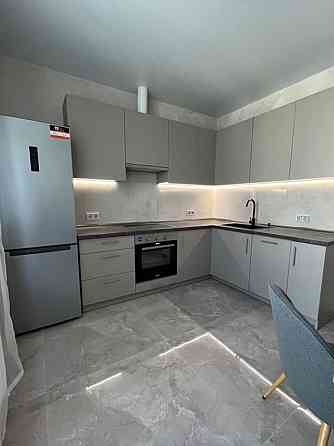 Оренда Квартира 1-кімнатна, 17/25 поверх на Ревуцкого ул., 40 б Київ