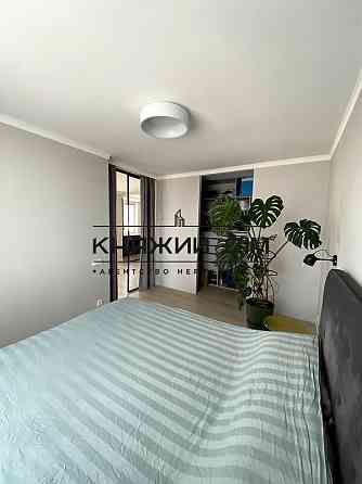 Продаж видовий 2-х к.кв. студіо м. Харківська. № 21142133 Київ