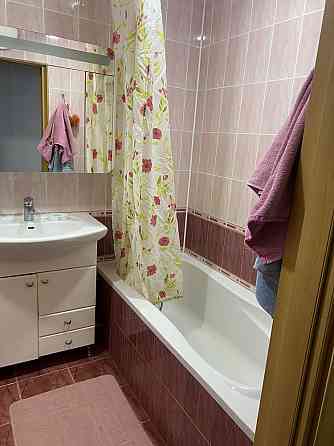 Продаж Квартира 4-кімнатна, 1/16 поверх на Олевська вул., д. 3А Київ