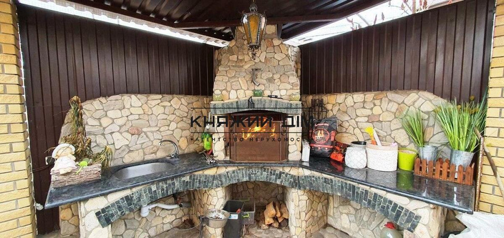 Продажа отличного таунхауса в с.Святопетровском. № 2210031  - фото 3