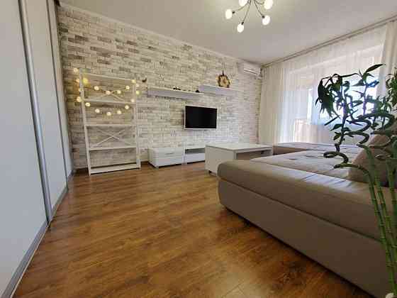 Оренда Квартира 2-кімнатна, 6/10 поверх на ул. Александра Кошица, 9 Київ