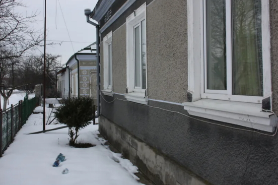 Продаж 1 поверхового будинку з гаражем і ділянкою на 6 соток, 91.1 кв. м, 4 кімнати, на вул. Молодіж Тернопіль
