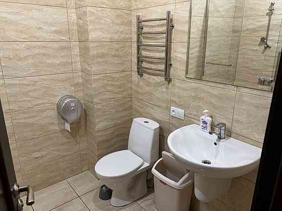 Оренда Квартира 3-кімнатна, 1/3 поверх на Арсенальная ул., 17 Kiev