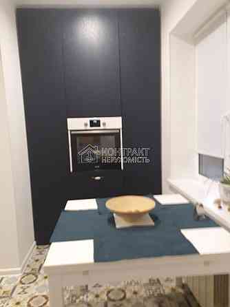 Продаж Квартира 3-кімнатна, 2/6 поверх на вул. Каразіна Kharkiv