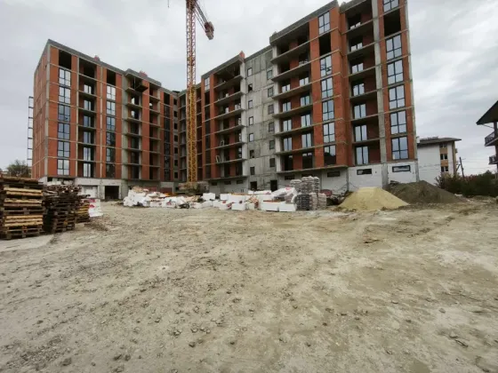 Продаж 1к Квартира 41 кв.м Миколи Леонтовича 11б Ужгород