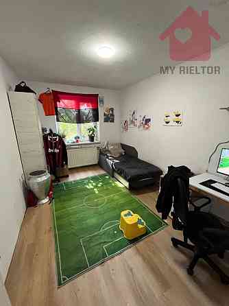 Продаж трикімнатної квартири по вул.Лавріщева Ужгород