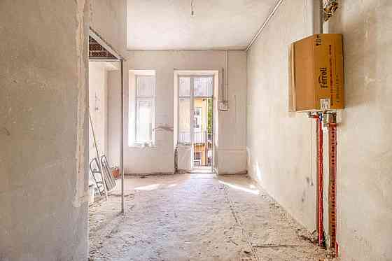 Продаж Квартира 3-кімнатна, 2/3 поверх на вул. Генерала Чупринки Львів