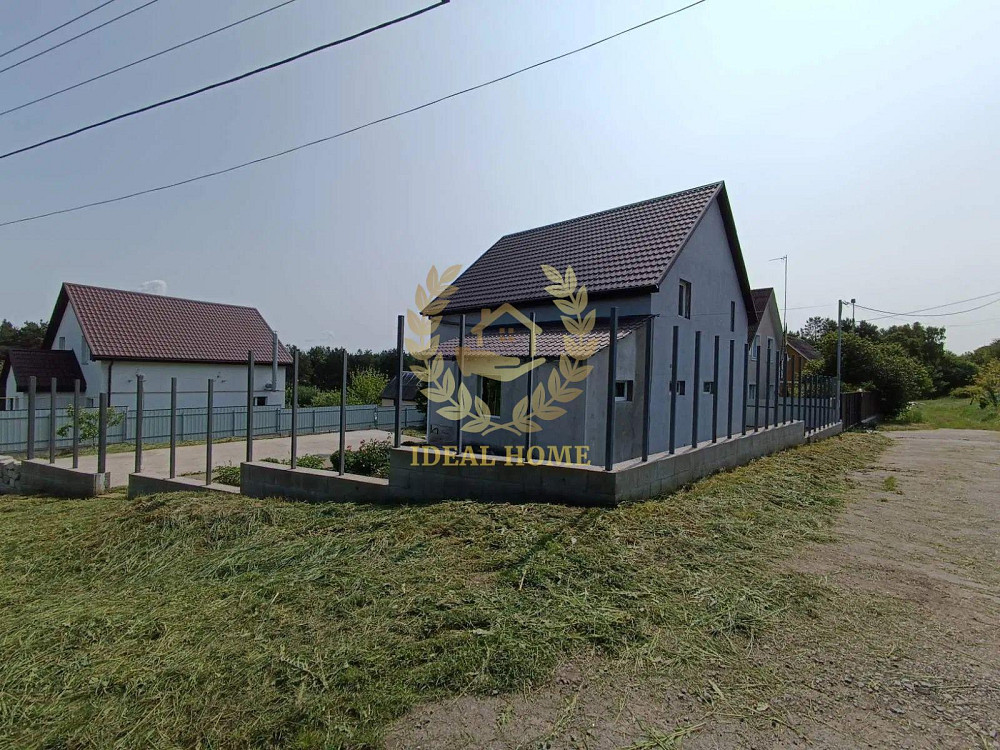 Продаж Будинок 4-кімнатний на Молодёжная ул.  - фото 2