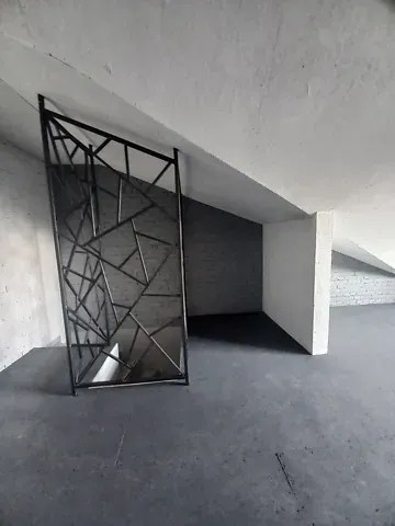 Продаж 3-поверховий   160 кв.м 4 кімн. на Стрілецький масив 15  - фото 3