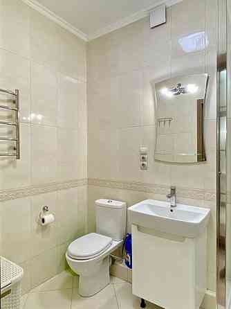 Продаж Квартира 1-кімнатна, 1/6 поверх на Дмитра Луценка вул., д. 10 Kiev