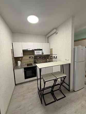 Оренда Квартира 1-кімнатна, 14/21 поверх на Черниговская ул. Київ