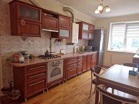 Продаж Квартира 4-кімнатна, 5/5 поверх на вул. Погулянка L'viv