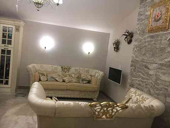 Современный дом  Совиньоне с бассейном Limanka