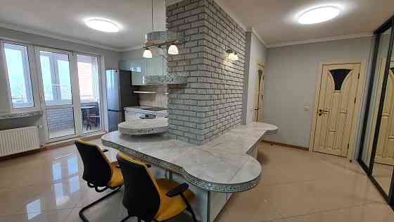 Продаж Квартира 2-кімнатна, 23/25 поверх на Героїв полку «Азов» вул., д. 8 Київ