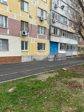 Продаж Приміщення в житловому будинку площа 52 кв.м 1-й поверх на Фестивальный Дніпро