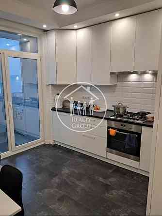 Продаж Квартира 2-кімнатна, 2/10 поверх на Угорська Львів