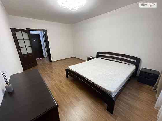 Оренда Квартира 1-кімнатна, 8/25 поверх на вул. Софії Русової, 7А Київ