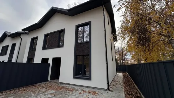 For sale 2-storey Townhouse  100 sq.m 7+ rooms at Гоголя Irpin