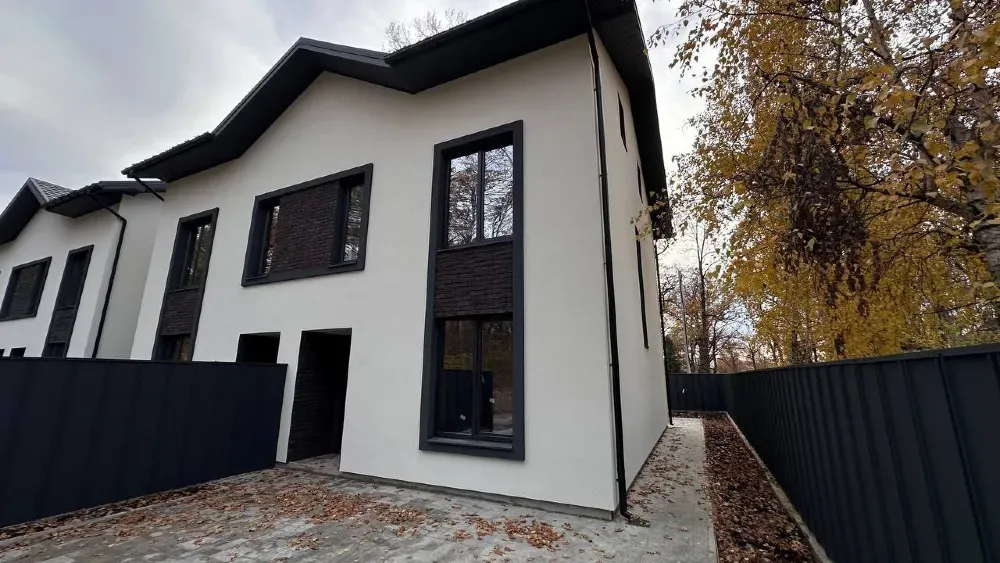 For sale 2-storey Townhouse  100 sq.m 7+ rooms at Гоголя Irpin - photo 1