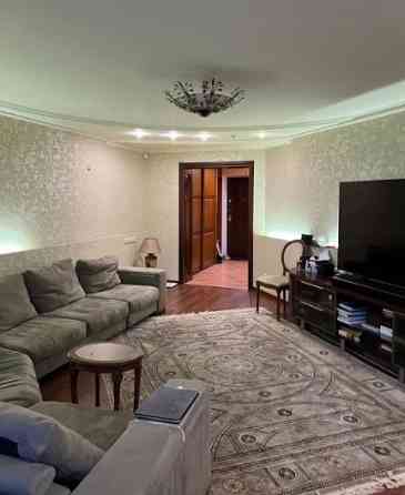 Продаж Квартира 3-кімнатна, 8/11 поверх на Армейская ул., 147а Одеса