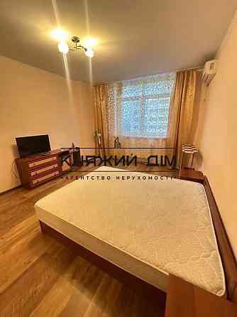 Оренда Квартира 1-кімнатна, 14/25 поверх на Воскресенская ул. Киев