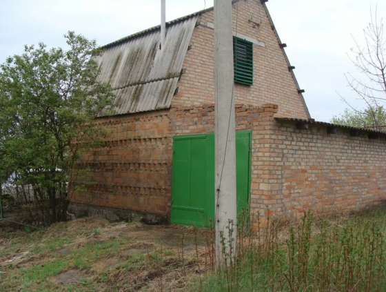Продам дачний будиночок та ділянку біля річки. Кропивницький