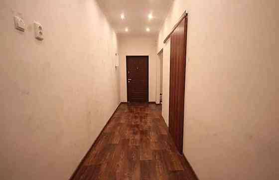 Оренда Квартира 3-кімнатна, 1/5 поверх на ул. Академика Филатова Київ