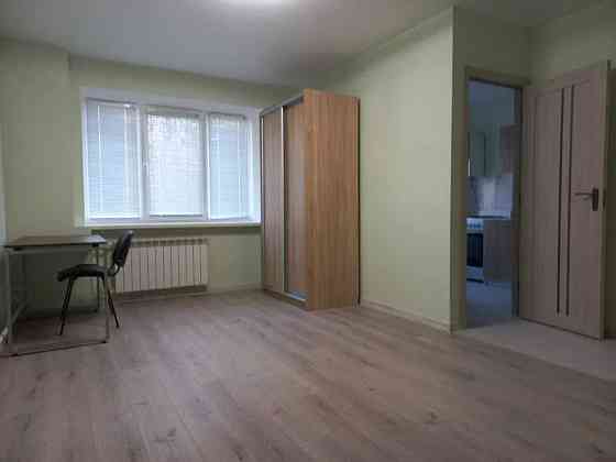 Оренда Квартира 1-кімнатна, 1/5 поверх на Черчілля, 20 Київ