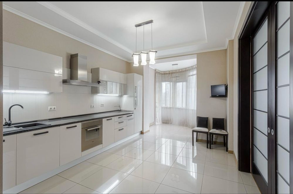 Продаж Квартира 4-кімнатна, 10/24 поверх на Лесі Українки вул., д. 7б Київ - фото 1