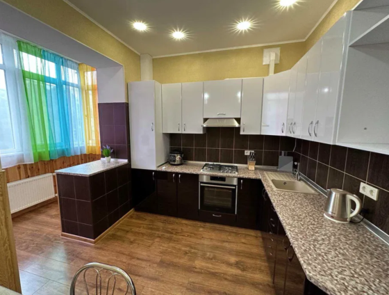 Продается двухкомнатная квартира на Среднефонтанской Одесса