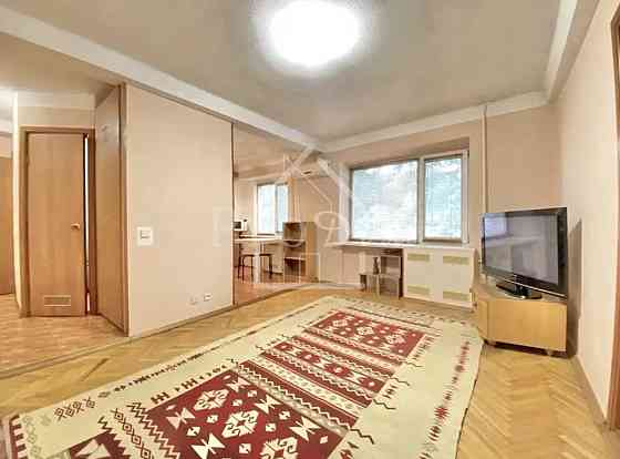 Оренда Квартира 1-кімнатна, 4/9 поверх на Кирилівська вул. (Фрунзе), 152 Kiev