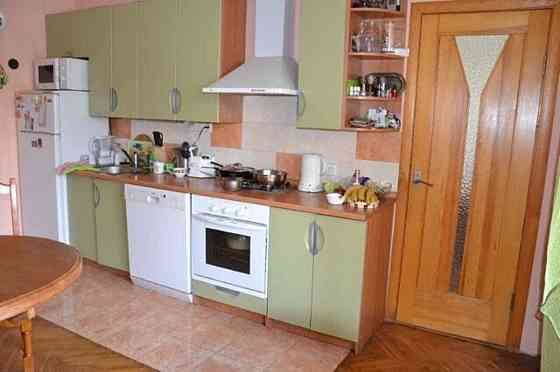 Оренда Квартира 3-кімнатна, 2/9 поверх на ул. Андрея Малышко, 2 Kiev