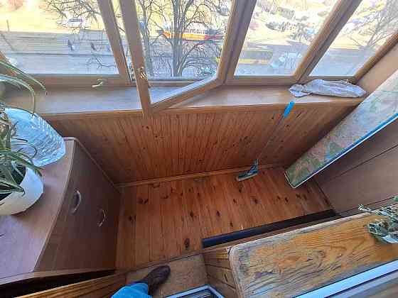 Продаж Квартира 3-кімнатна, 4/9 поверх на Кирилівська вул., д. 117 Київ