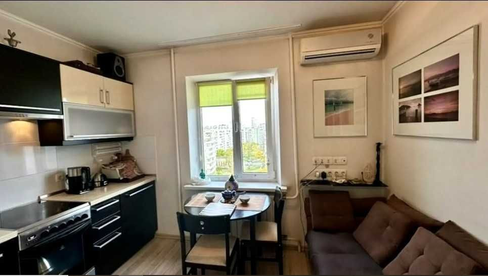 Продаж Квартира 1-кімнатна, 10/16 поверх на Йорданська вул., д. 11д Kiev - photo 1