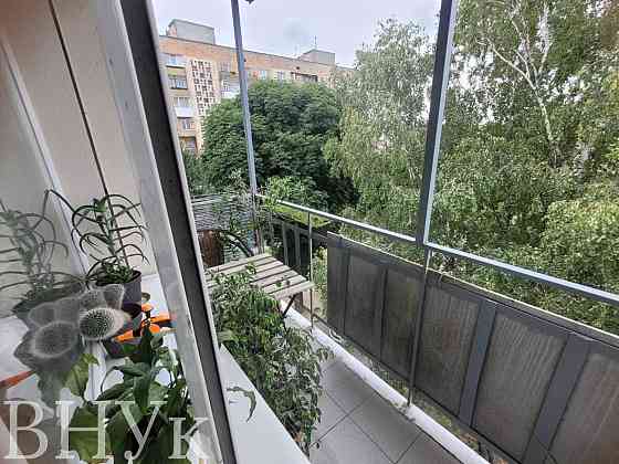 Продаж Квартира 4-кімнатна, 5/5 поверх на Відродження Luts'k