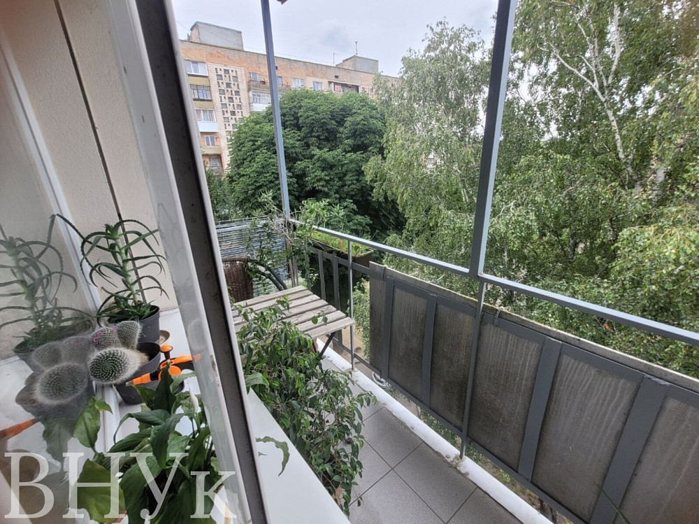 Продаж Квартира 4-кімнатна, 5/5 поверх на Відродження Luts'k - photo 4