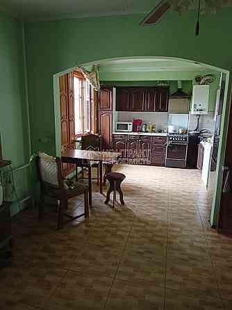 Продаж Будинок 7-кімнатний на вул. Будівників Pesochin