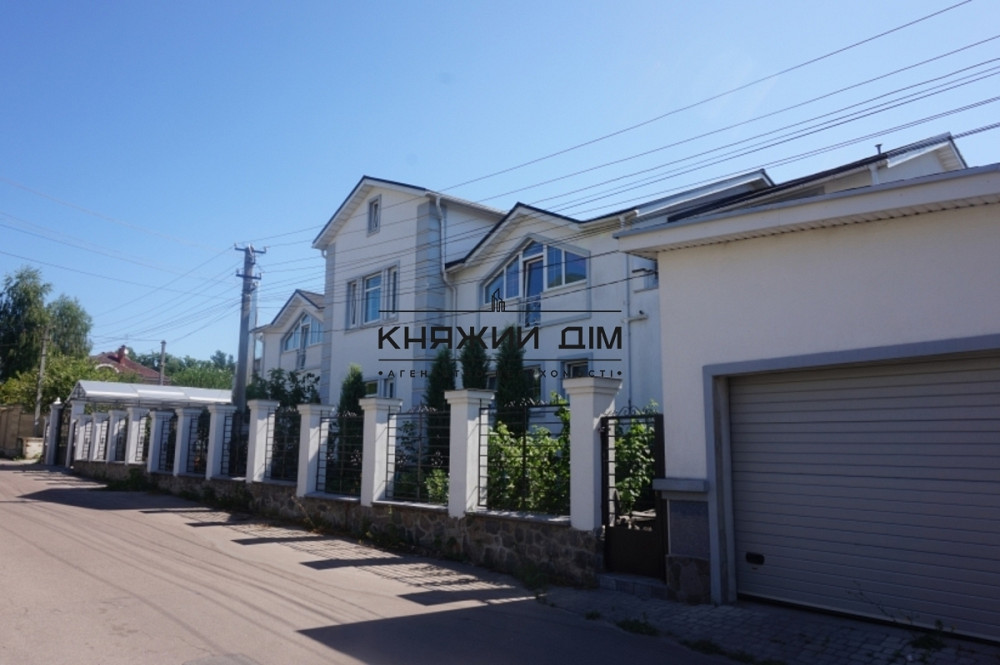 Продажа отличного 3-х этажного дома в Крюковщине. № 2210786  - фото 1