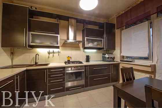 Продаж Квартира 3-кімнатна, 5/6 поверх на вул. Ромашкова L'viv