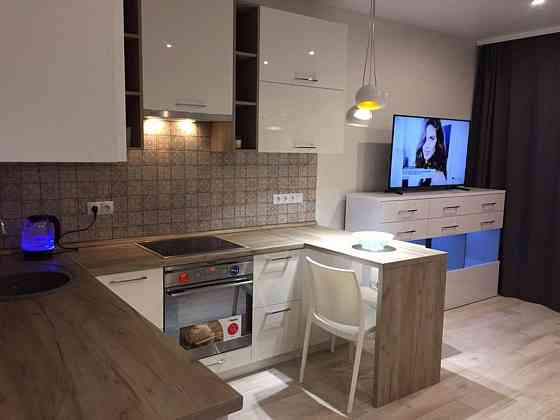 Оренда Квартира 1-кімнатна, 3/27 поверх на Заречная ул., 1 Київ