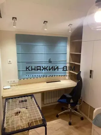 Продаж Таун хаузу С. Святопетрівське 80 м. 2 поверхрвий код 2211766 