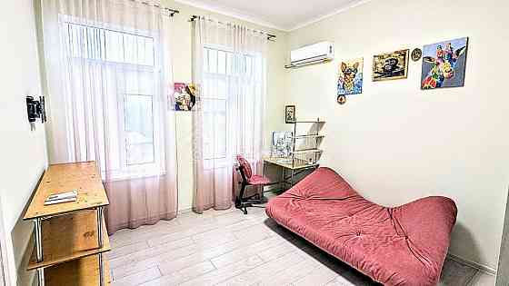 Продаж Квартира 2-кімнатна, 2/2 поверх на вул. Батуринская Харків