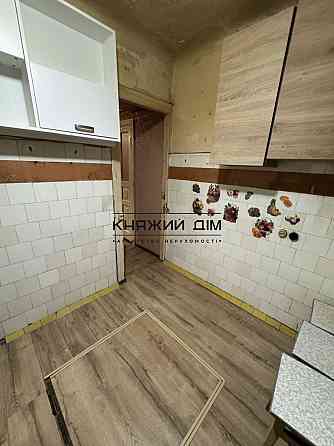 Продаж Квартира 2-кімнатна, 1/3 поверх на Котельникова Михаила ул. Киев